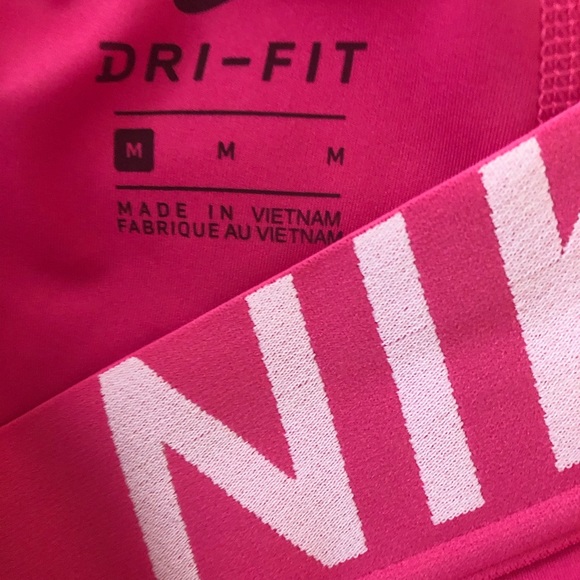 Nike - Picture 1 of 2